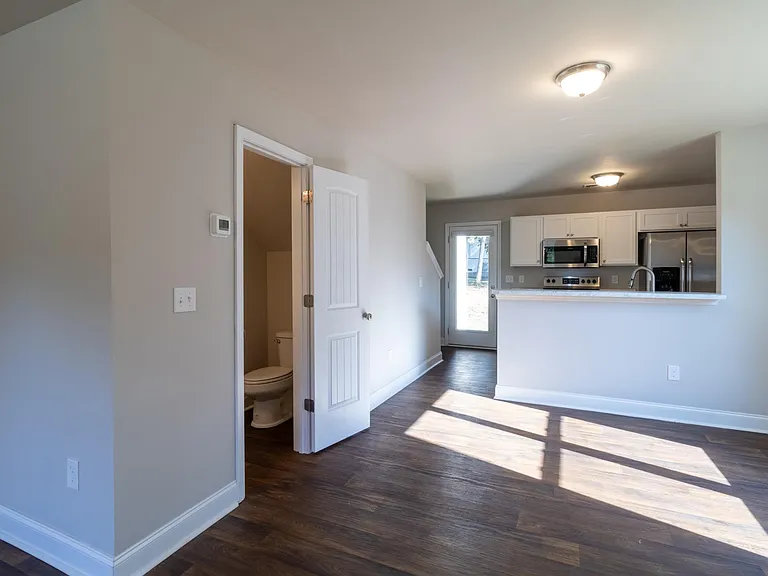 223 E Church St — Photo 13