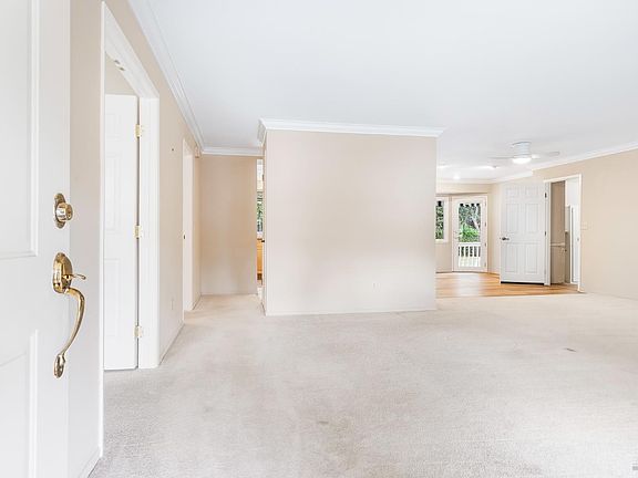 3rd image of 435 Meadowgreen Drive
