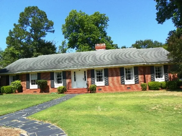 302 Woodridge Rd, Dublin, GA 31021