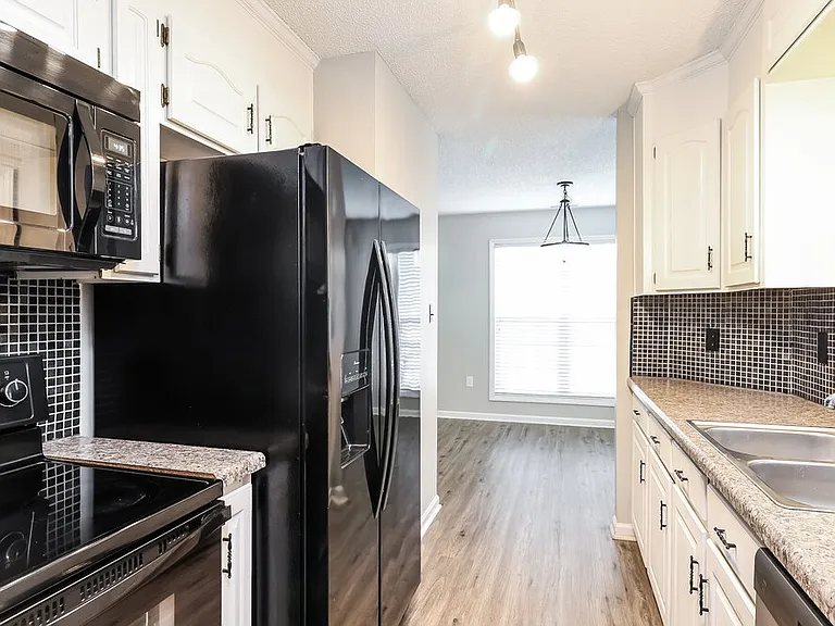310 Tamarack Dr — Photo 7