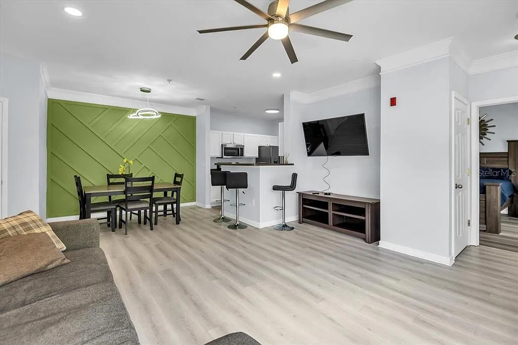 2 bed, 2.0 bath, 1132 sqft, $1,795 — Photo 4