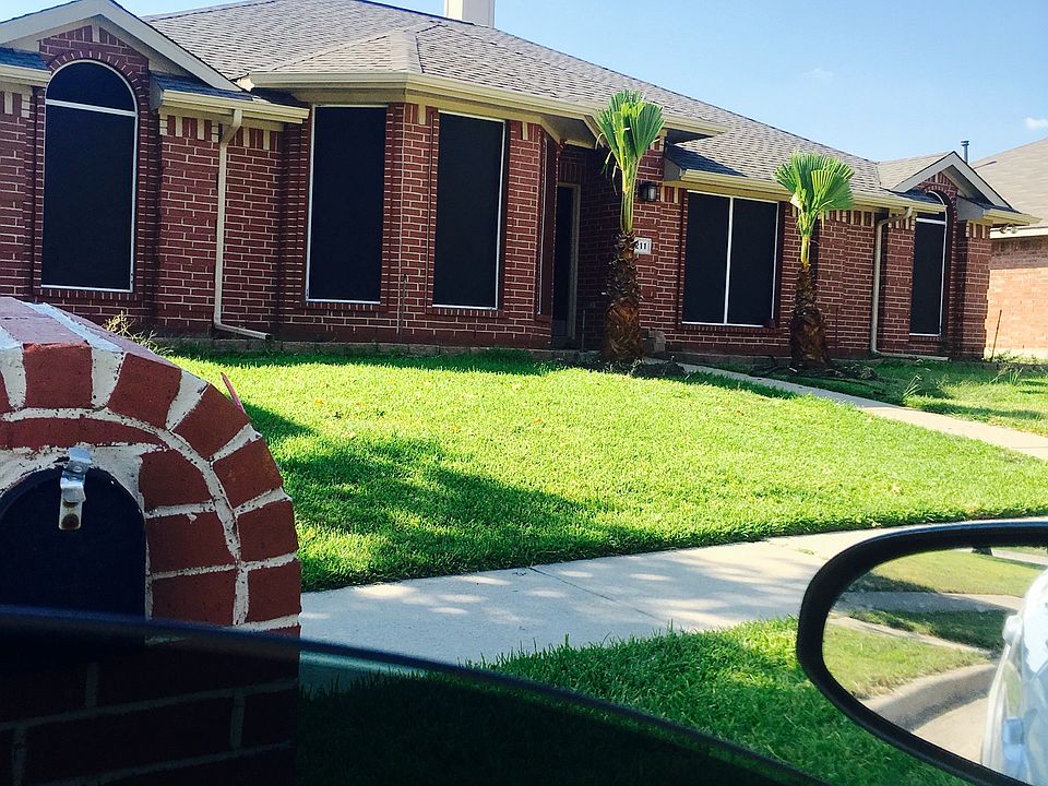 1st image of 211 Towngate Dr