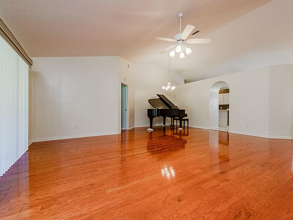 4th image of 2099 Sherwood Forest Dr