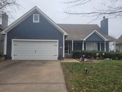 1112 SW Crossing Dr, Lees Summit, MO, 64081