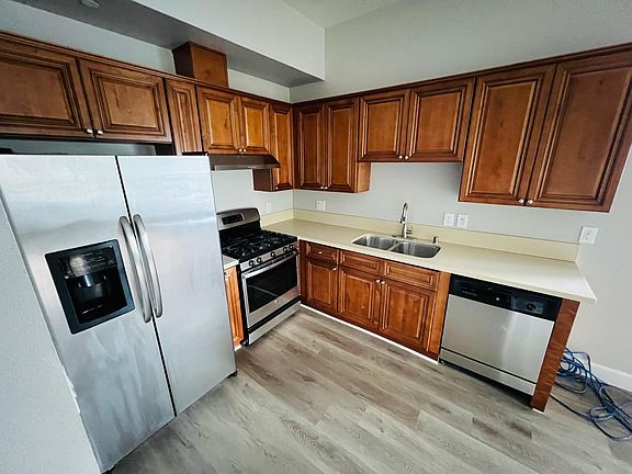 5th image of 14735 Friar St APT 101