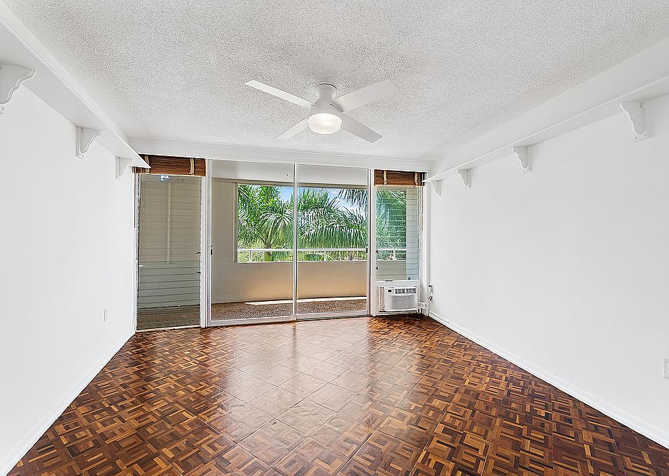 1st image of 401 SE 25th Ave APT 402