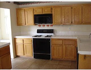 2nd image of 5051 Blossom Ave
