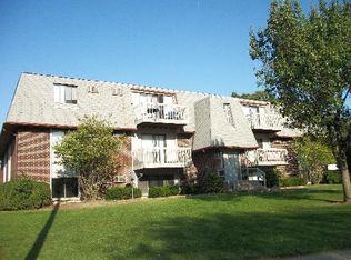 1460 Pioneer Rd APT 2, Crest Hill, IL 60403