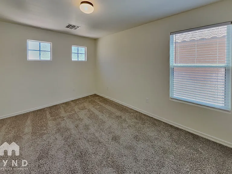 7056 S Greeneyes Ln — Photo 12
