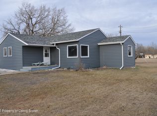 708 5th Ave W, Lemmon, SD 57638