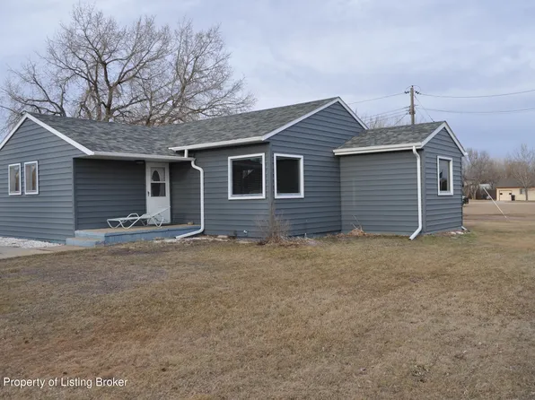 708 5th Ave W, Lemmon, SD 57638