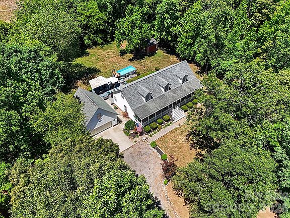 3rd image of 915 Ostwalt Amity Rd