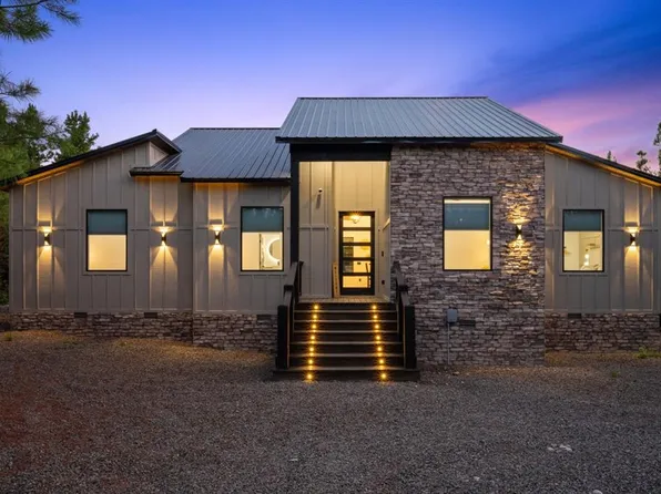 250 Southern Spruce Trl, Broken Bow, OK 74728
