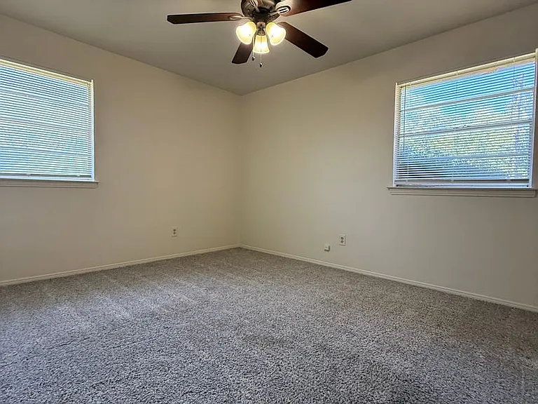 416 Pecan Dr — Photo 18