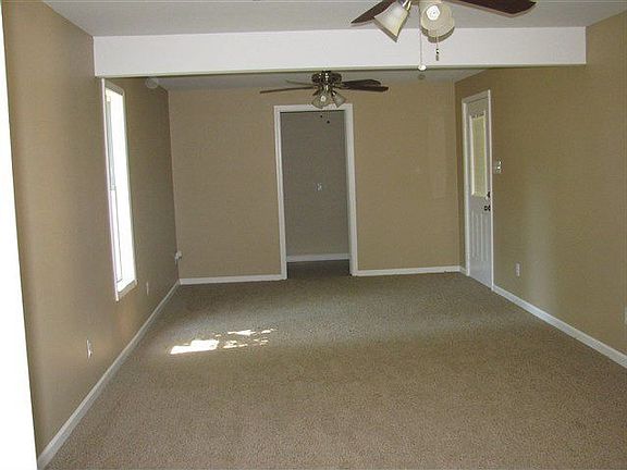 4th image of 802 Garland St