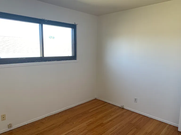 207 Morton Dr — Photo 3