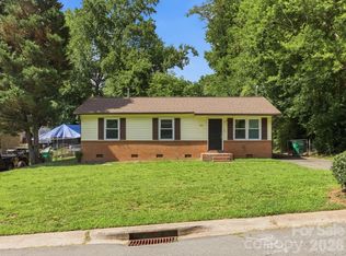 622 Dunbrook Ln, Charlotte, NC 28217