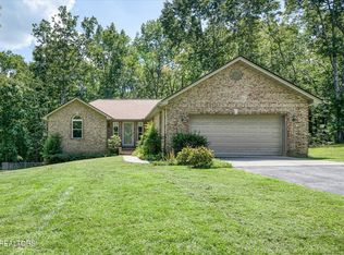 3100 Crow Dr, Crossville, TN 38572