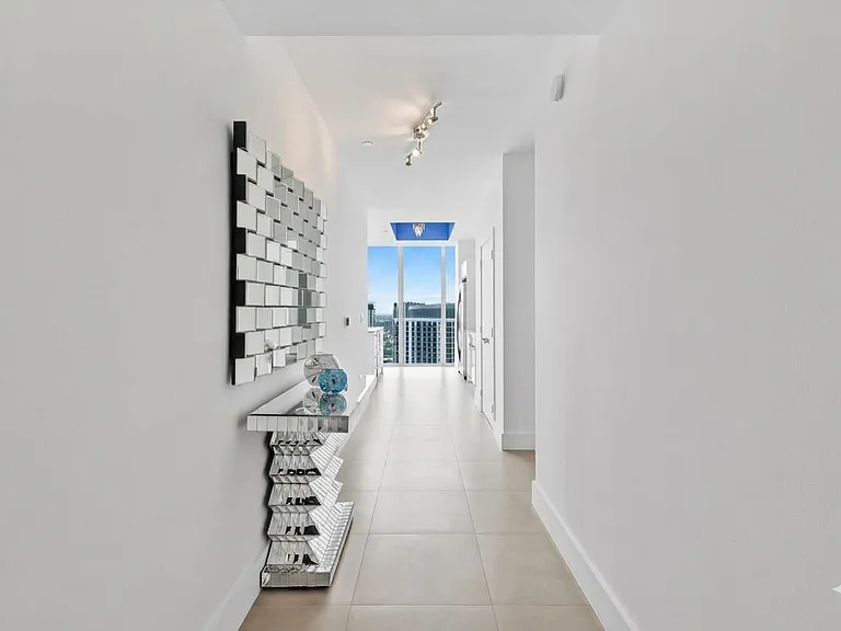 888 Biscayne Blvd #4701 — Photo 2