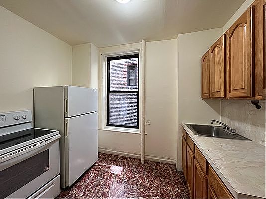 5th image of 12 W 103rd St APT 44