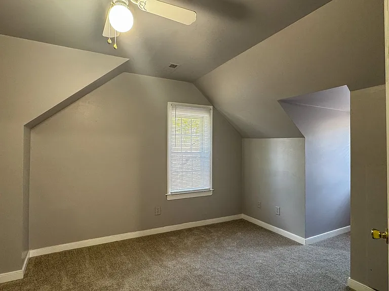 525 E Cawson St — Photo 17