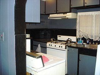 2nd image of 245 Peacock St