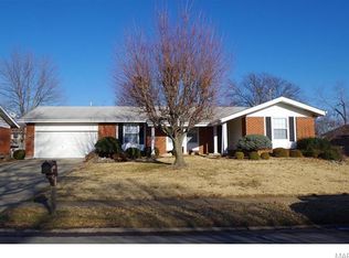 11748 Galba Dr, Florissant, MO 63033