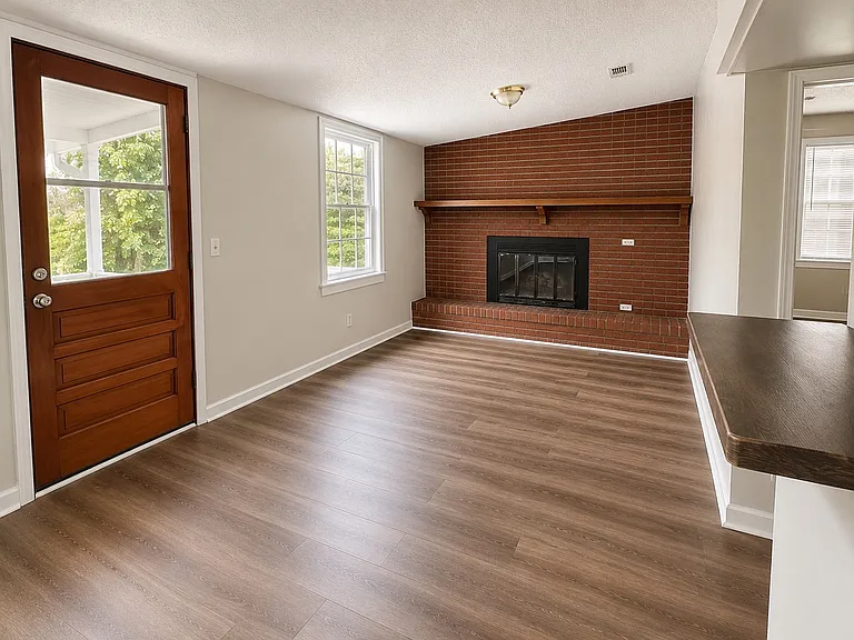 1118 SW Castle Heights Ter — Photo 4