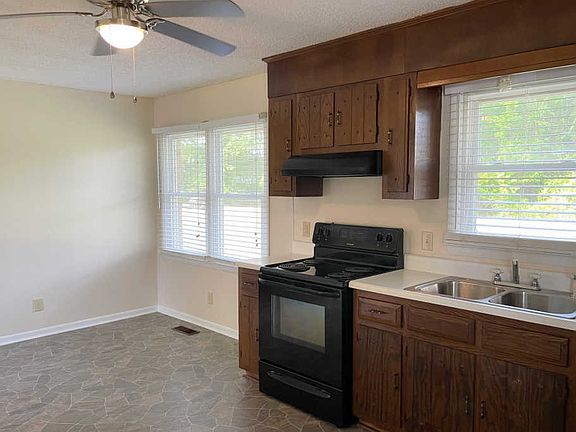 4th image of 542 Circle Dr