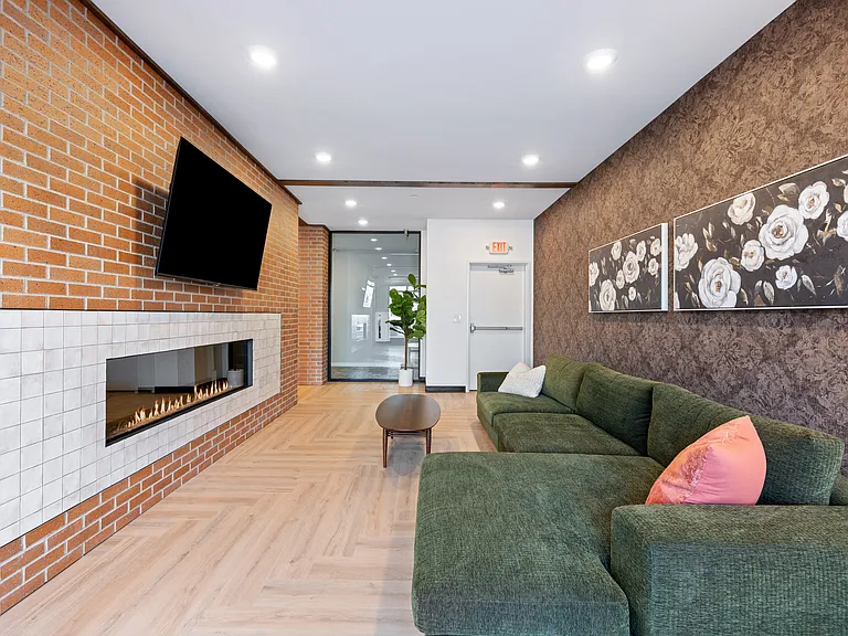 EagleRidge Plaza Residences — Photo 71