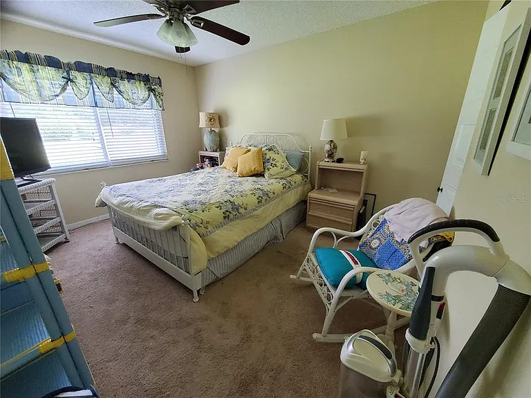 1907 Canterbury Ln #14 — Photo 14