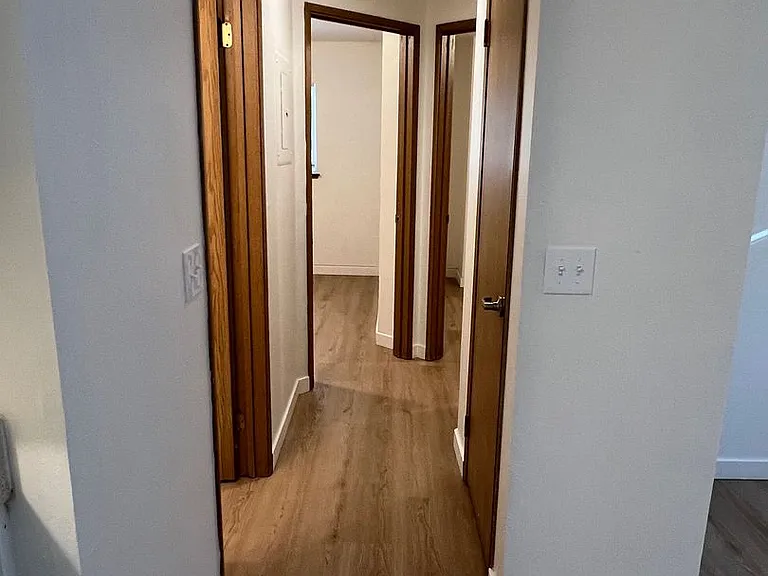 Jefferson Court — Photo 6