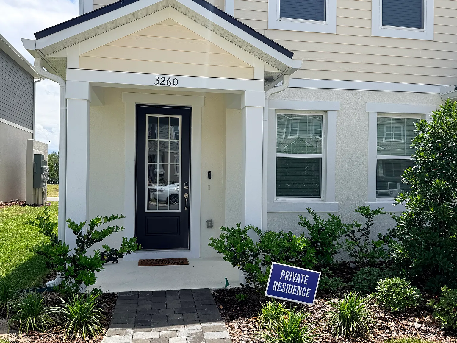 4 bed, 1.5 bath, 1678 sqft, $950 — Photo 1