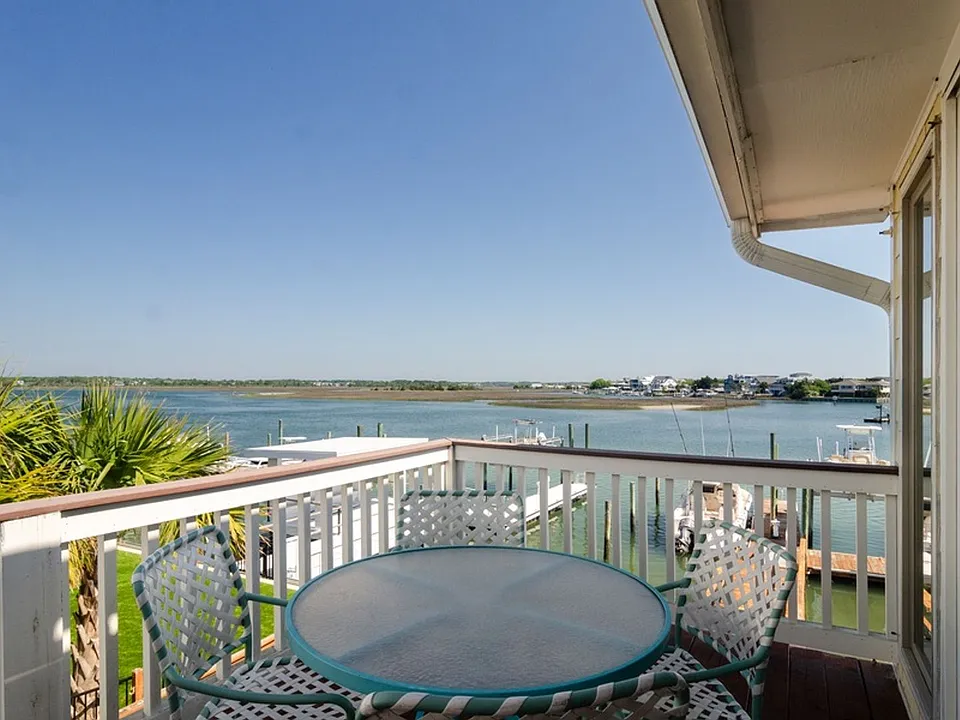18 W Salisbury St #B