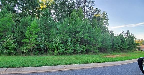 3rd image of 1223 Lancashire Dr