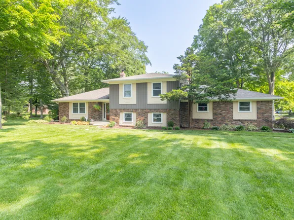 12014 E Briar Way Center Dr, Indianapolis, IN 46259