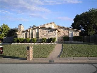 1st image of 811 Live Oak Dr
