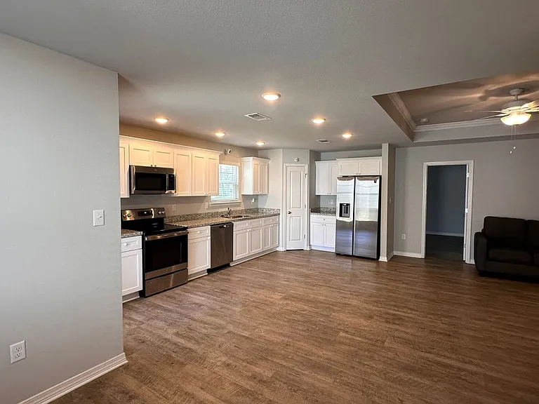 14221 Sanctuary Trails Dr — Photo 2