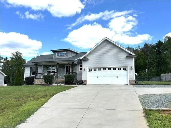 358 Twin Creeks Dr, Stokesdale, NC 27357