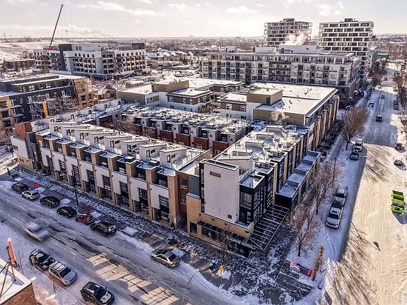 2nd image of 156 N 9th St NE