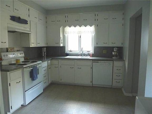 Spacious Kitchen