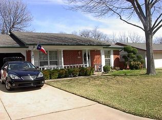 516 NW Douglas St, Burleson, TX 76028