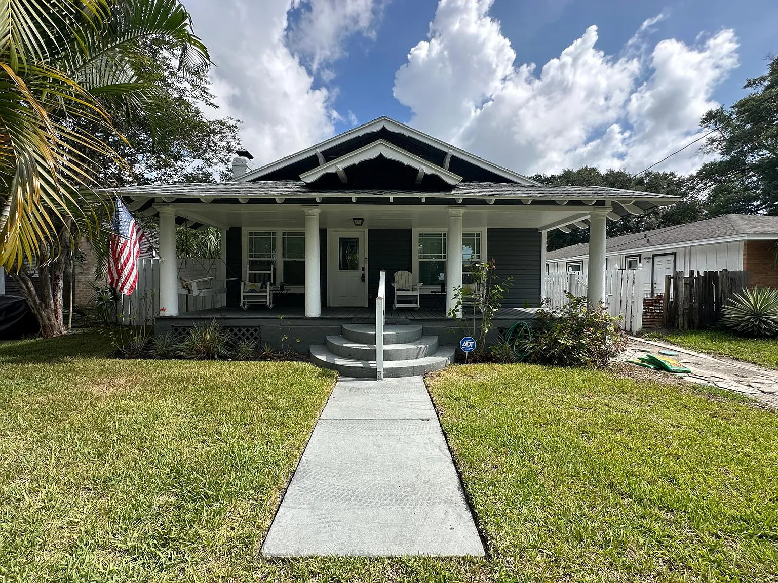2 bed, 1.0 bath, 1324 sqft, $1,750 — Photo 1
