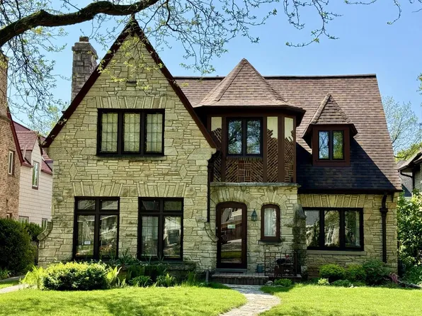 1007 East Lexington BOULEVARD, Whitefish Bay, WI 53217
