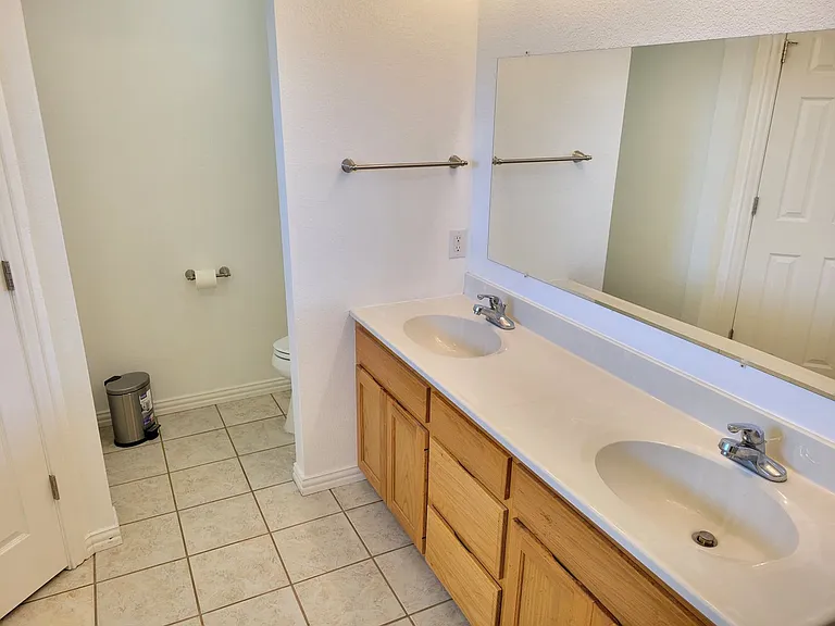 2301 Jadyn Ln — Photo 23