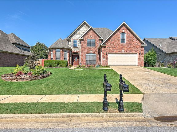 2nd image of 5718 S Berry Farm Dr