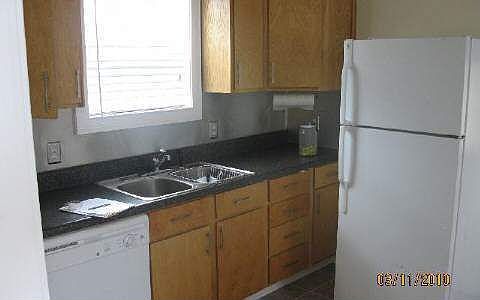 2nd image of 110 Pine St