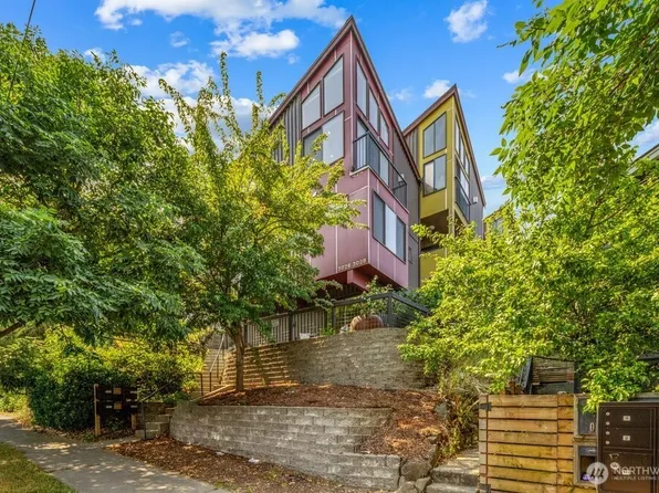3026 SW Avalon Way #A, Seattle, WA 98126