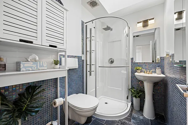Sold by REMAX Elite | media 9