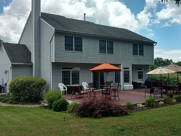 3rd image of 223 Brittany Ln